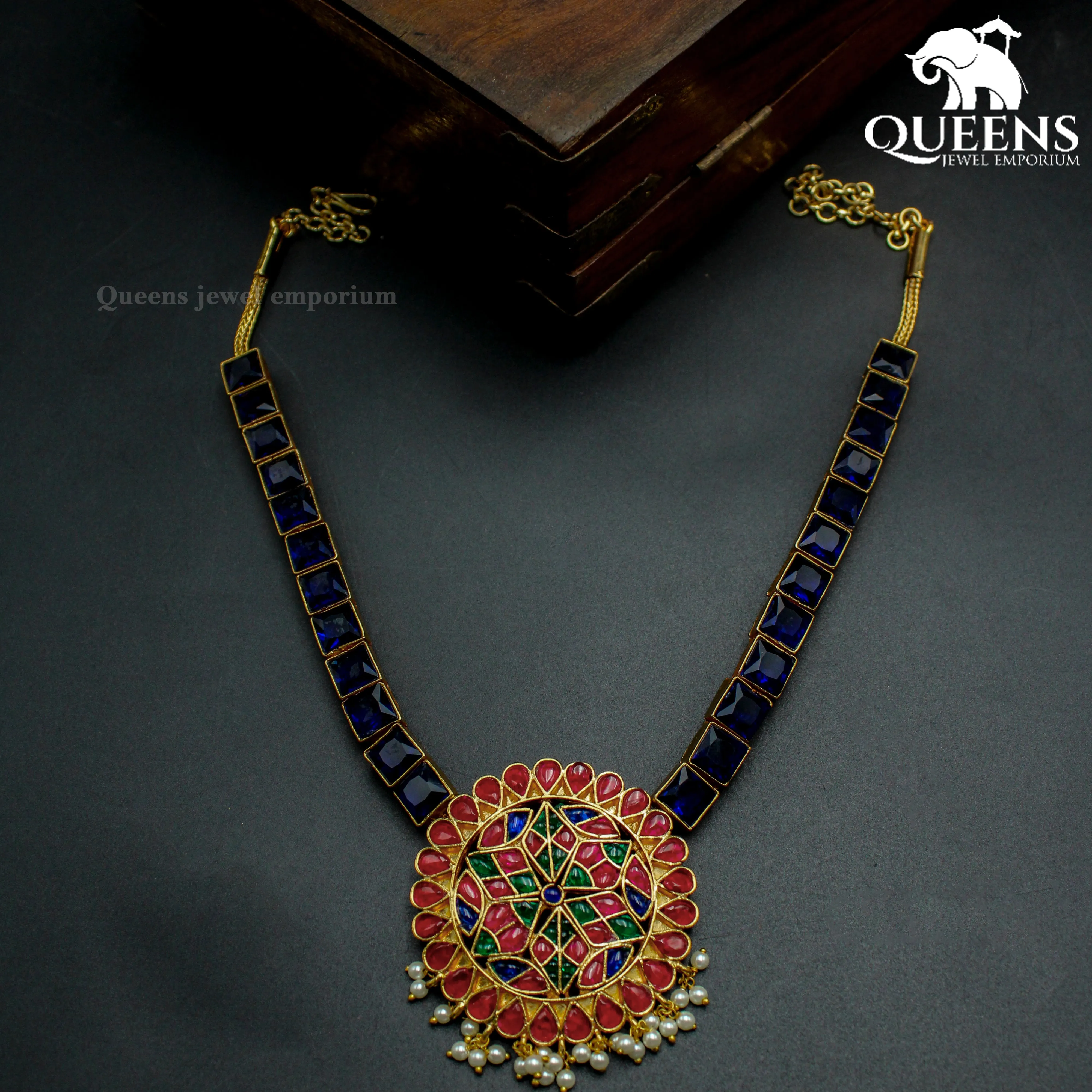 ANAMIKA NECKLACE