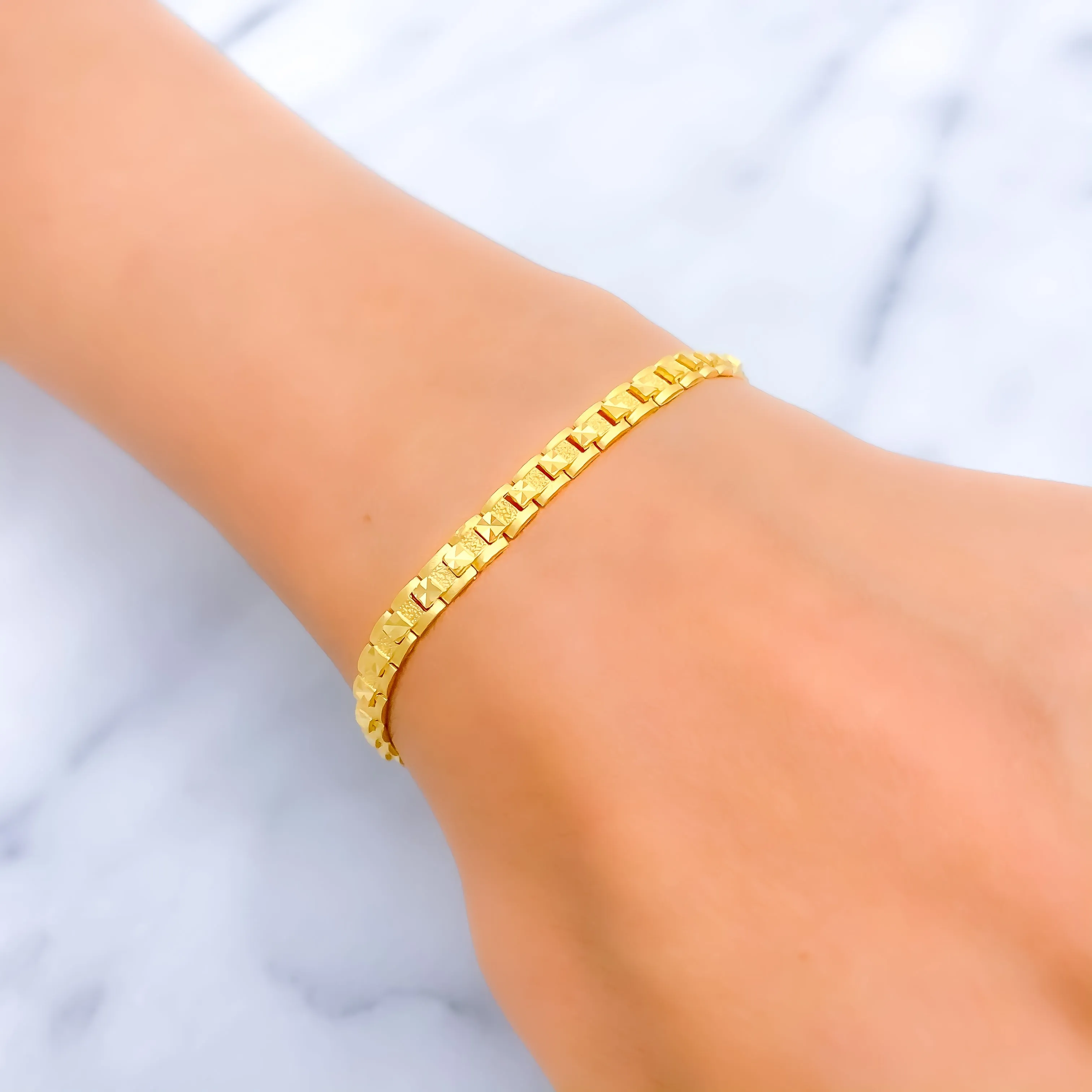 Attractive Jazzy 22k Gold Bracelet