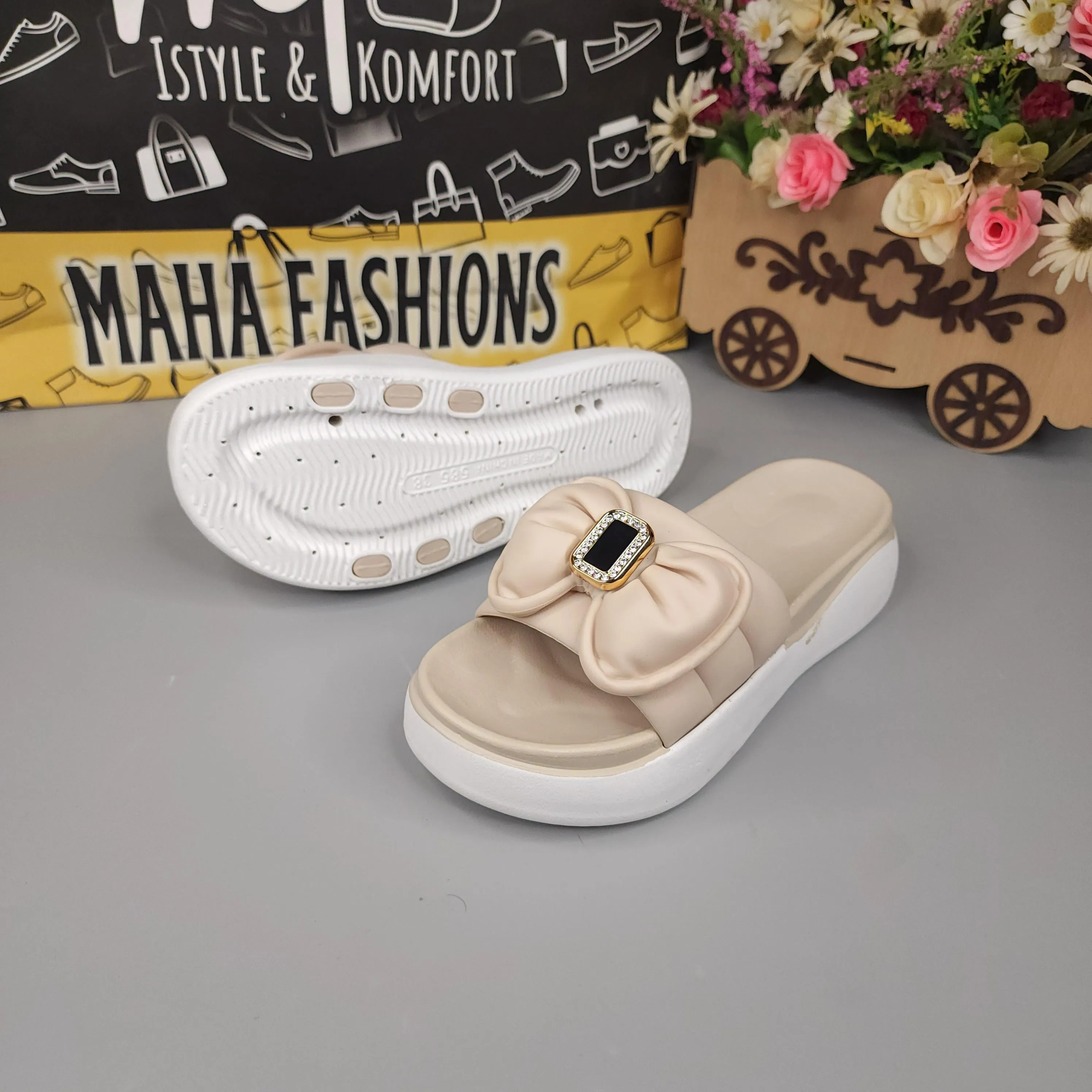 Beige Bow Buckle Slides