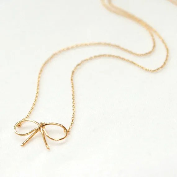 BOW Necklace in gold