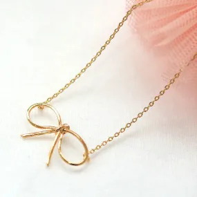 BOW Necklace in gold