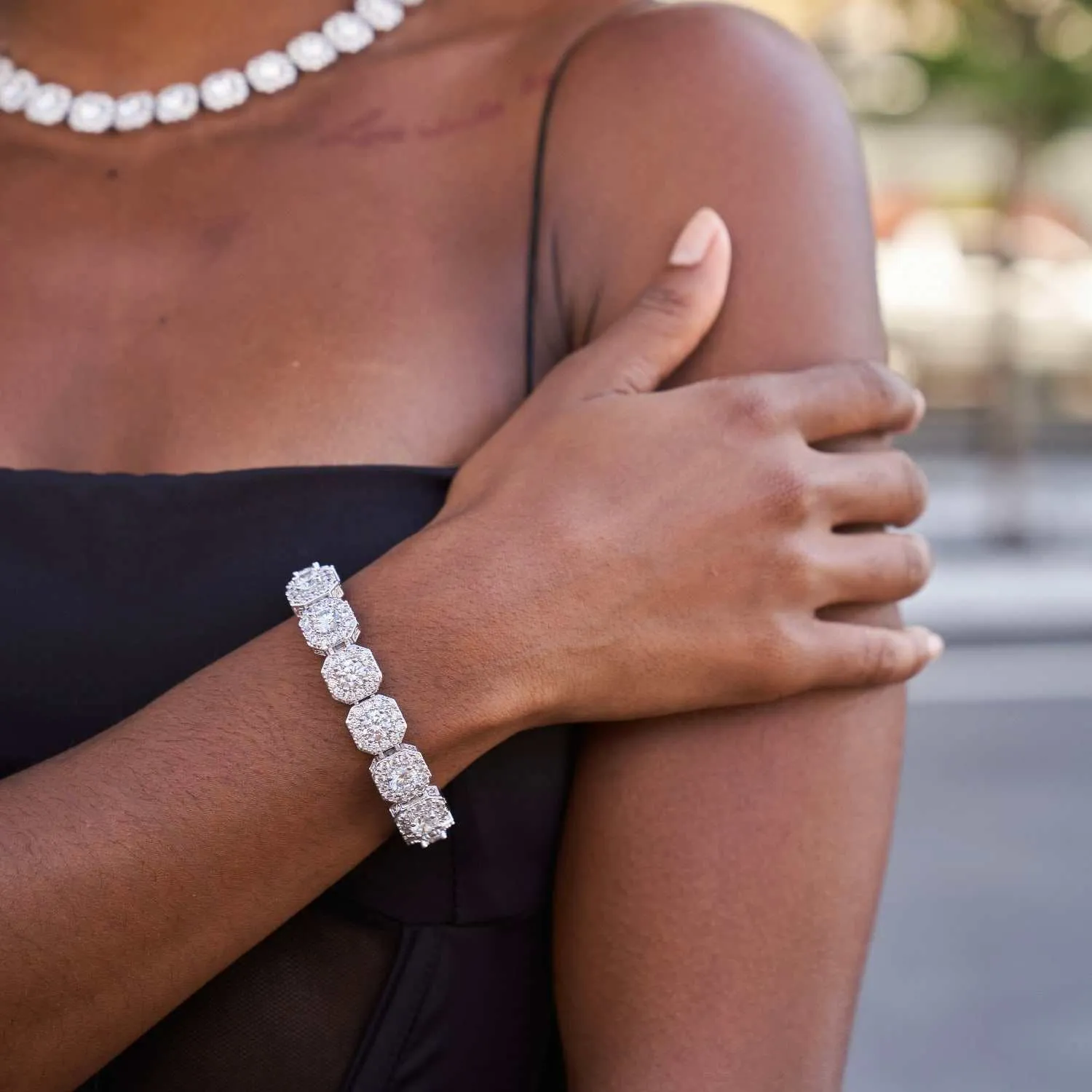 Clustered Tennis Bracelet in White Gold