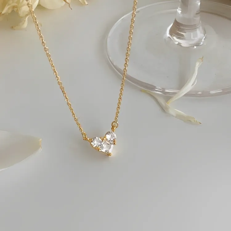 Delicate Chain Pendant Necklace