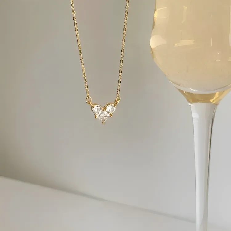 Delicate Chain Pendant Necklace