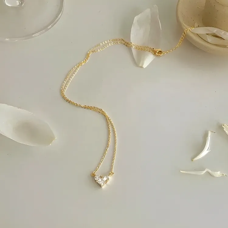 Delicate Chain Pendant Necklace