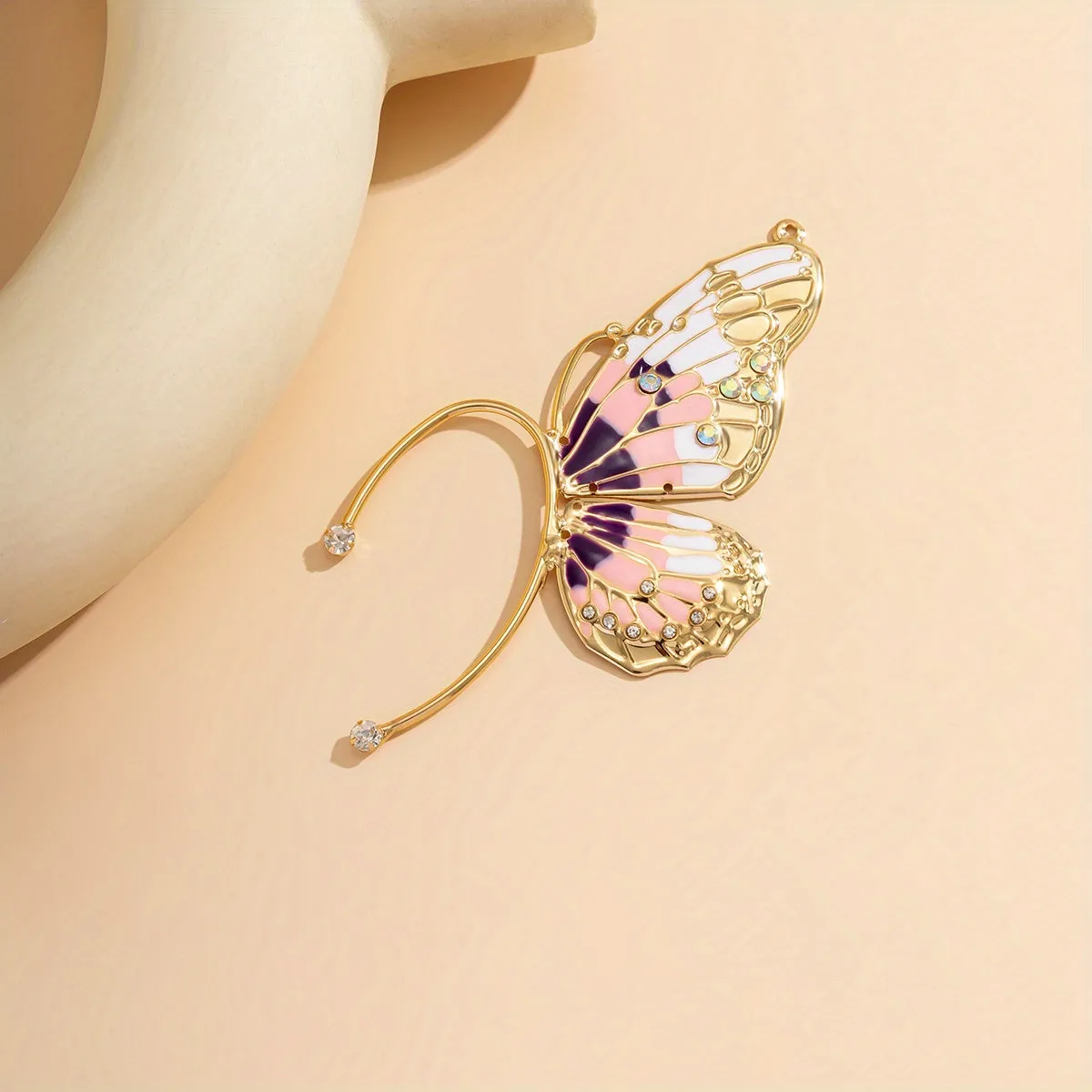 Gorgeous Big Butterfly Wing Ear Wrap with Sparkling Rhinestones - Retro Cute Style Zinc Alloy Jewelry for the Stage