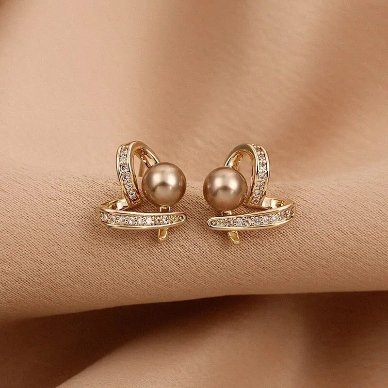 Luxury Elegant Heart Pearl Stud Earrings