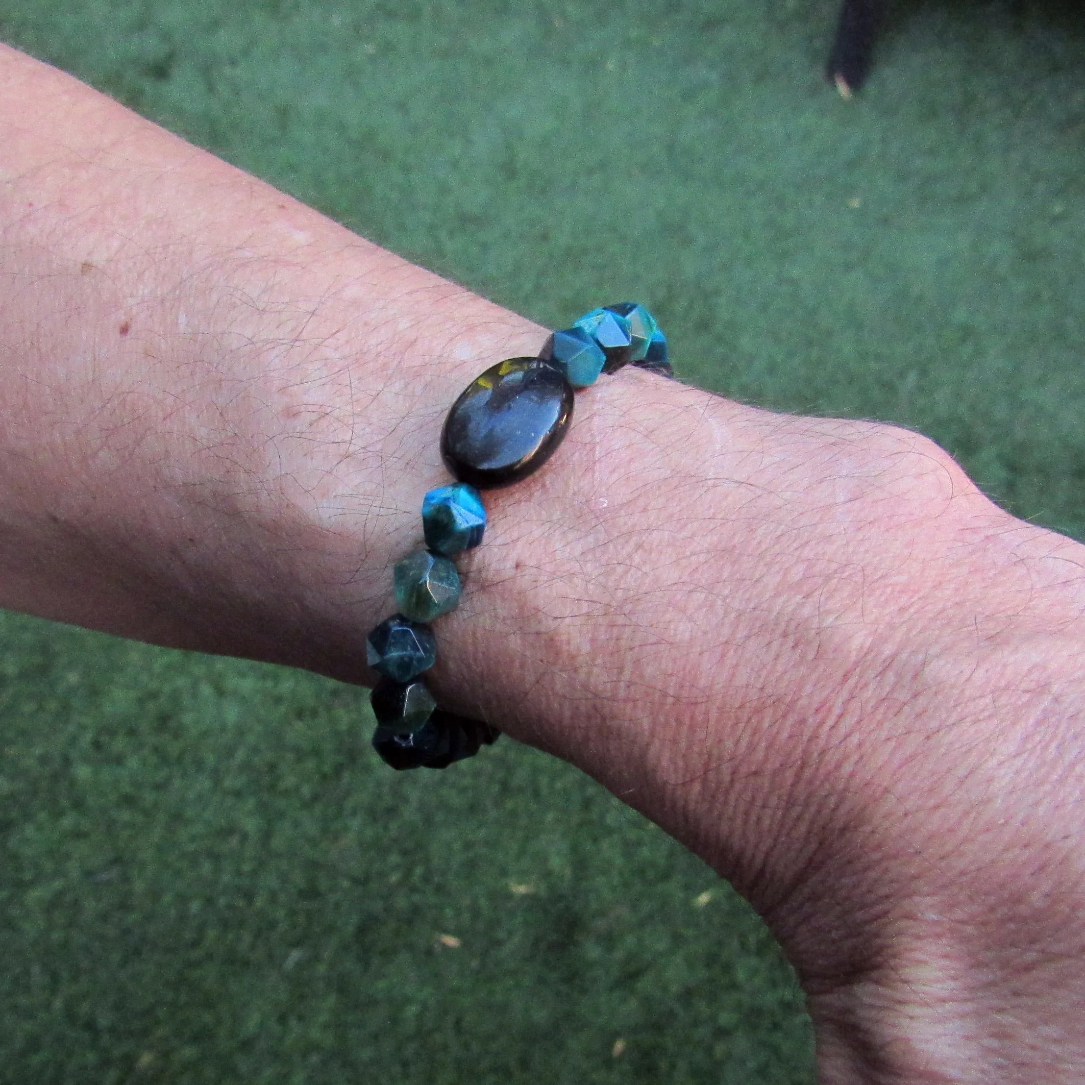 Men’s Blue Tiger’s Eye, Shungite, and Howlite Skull Stretch Bracelet