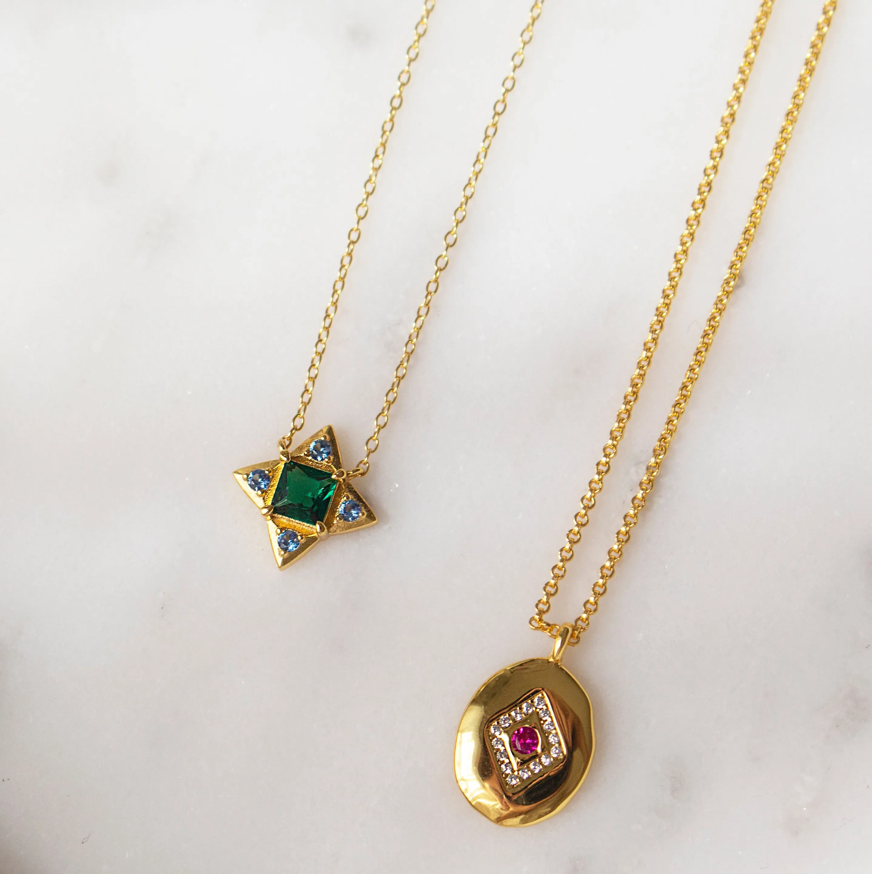 SCARLET PENDANT NECKLACE GOLD