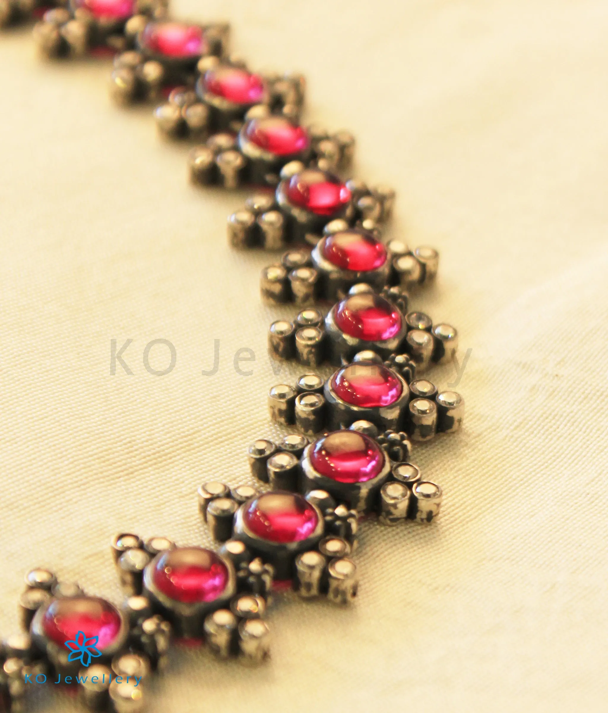 The Navita Silver Kempu Necklace (Oxidised)