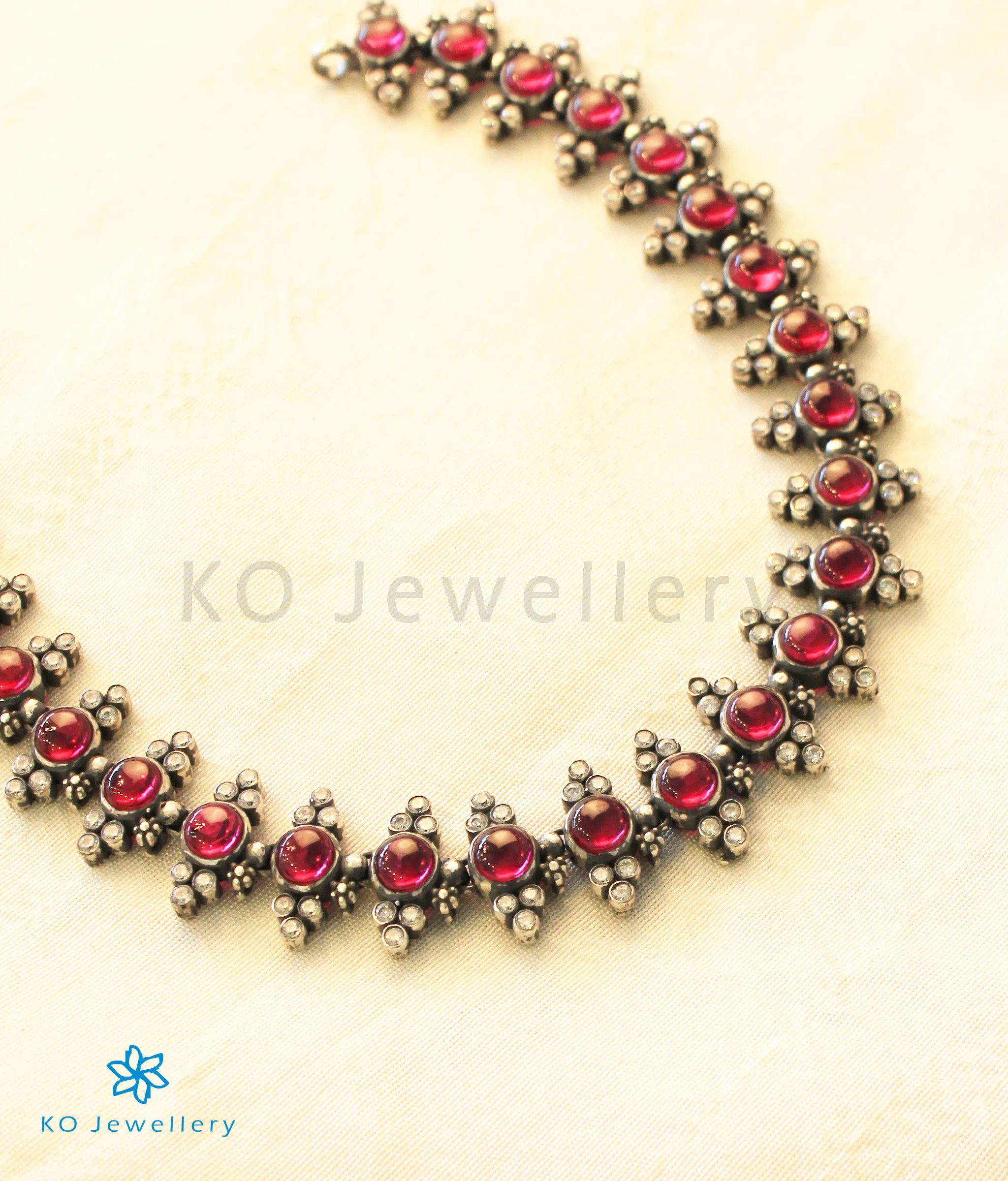 The Navita Silver Kempu Necklace (Oxidised)