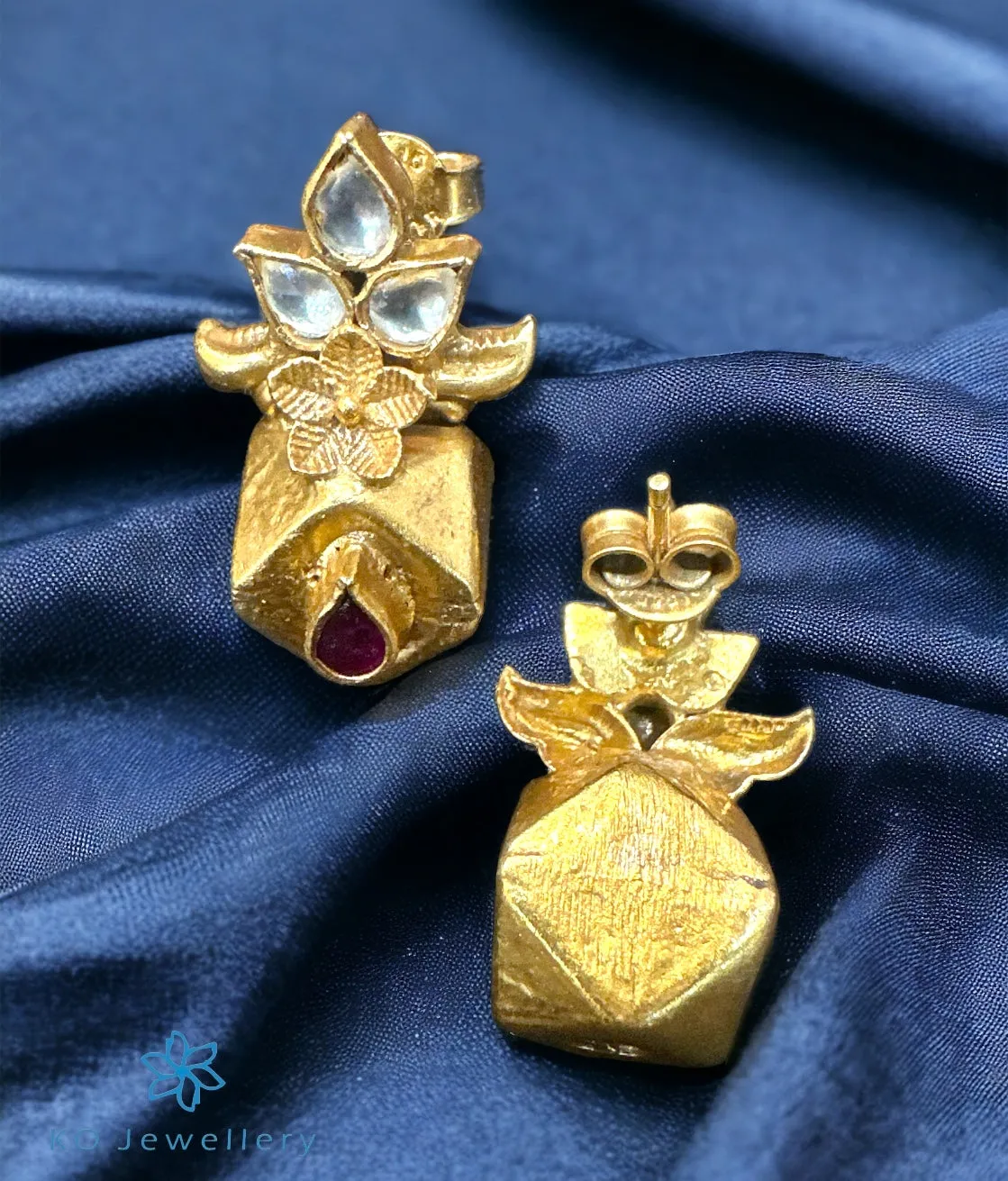 The Silver Kundan Earrings