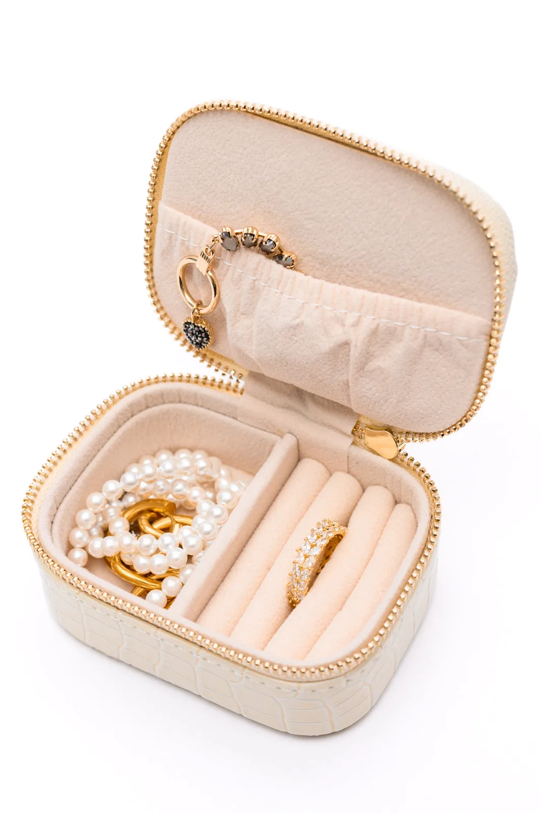 Travel Jewelry Case in Cream Snakeskin.(Ships in 1-2 Weeks) - 2/22